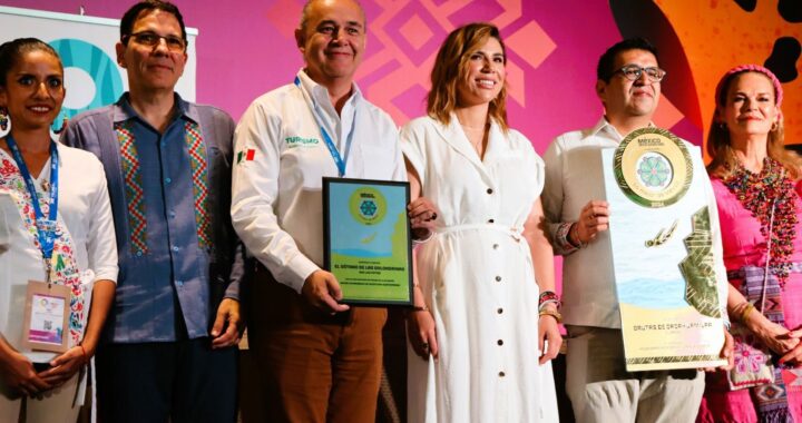 Recibe SLP premio ‘Quebrada de Plata’ por su stand en el Tianguis Turístico
