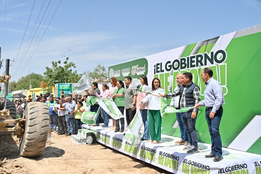 Gallardo inicia pavimentación de calles y entrega apoyos en Villa de Zaragoza