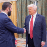 Trump se reúne con líder interino de Siria en encuentro sin precedentes tras 25 años