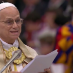 Papa León XIV descarta debatir con Donald Trump y reafirma mensaje de paz