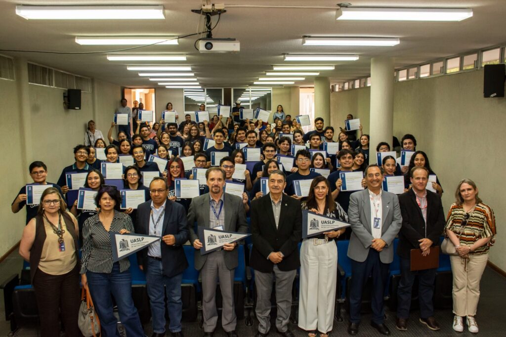UASLP logra 50 becas de investigación para estudiantes en Canadá