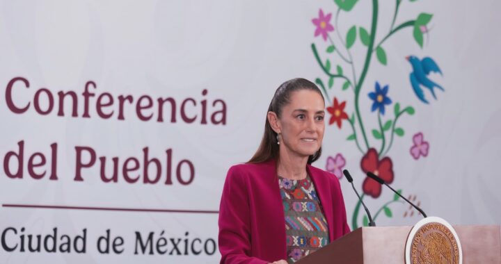 Claudia Sheinbaum presenta Olinia, el primer minivehículo eléctrico mexicano