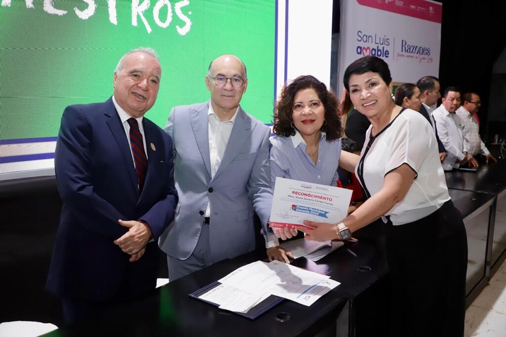 Galindo reconoce a docentes y autoriza ajuste salarial para maestros municipales