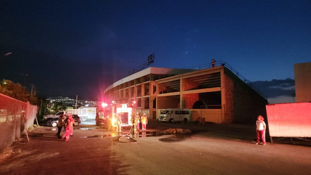 Protección Civil realiza simulacro nocturno en el Estadio Plan de San Luis