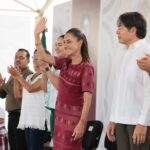 Sheinbaum entrega más de 57 mil Becas Rita Cetina para alumnos de primaria en Colima