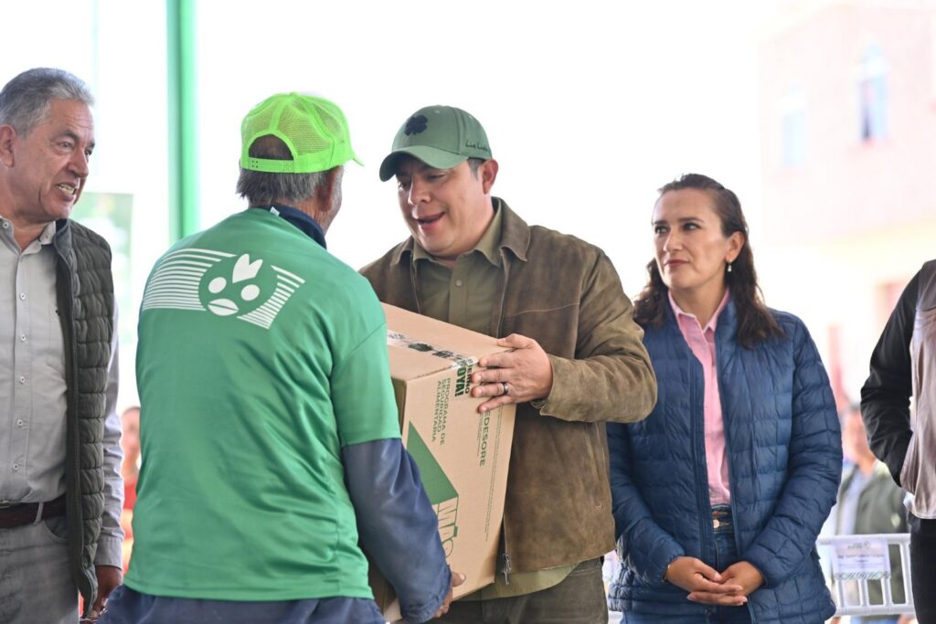 Gallardo presume 12 millones de despensas del programa alimentario para potosinos