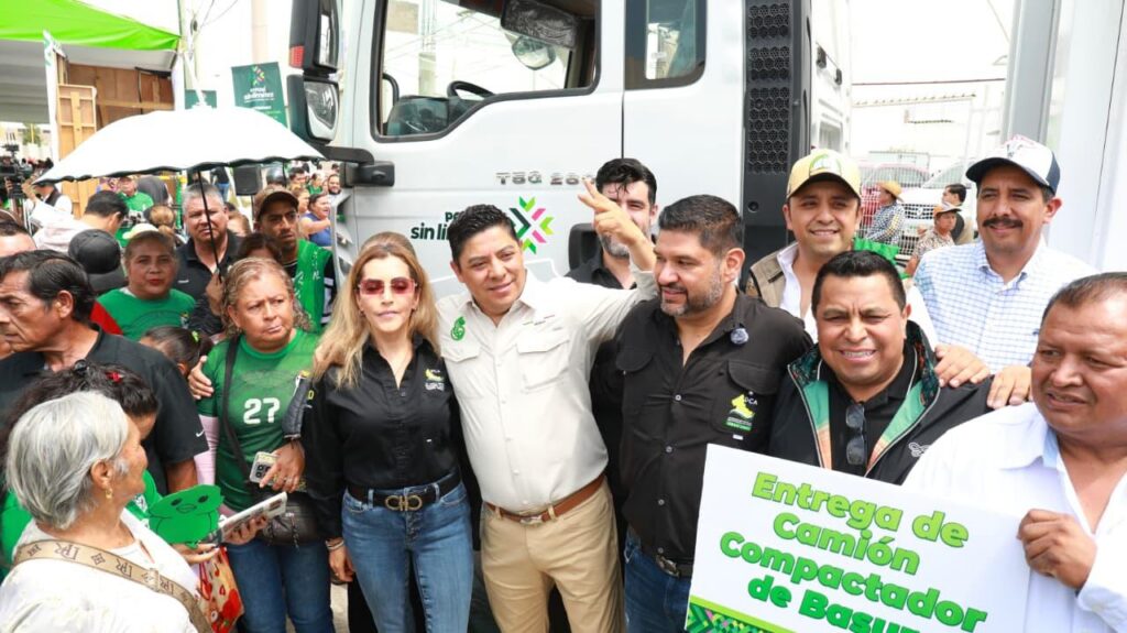 Respalda Patronato de la Central de Abastos rehabilitación de camino al ejido La Libertad