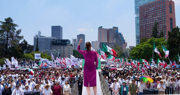Claudia Sheinbaum se arropa del pueblo