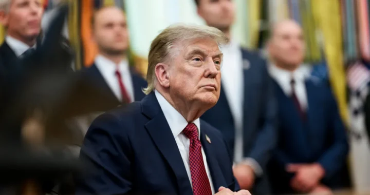 Trump pausa bombardeos para negociar el fin del conflicto con Irán