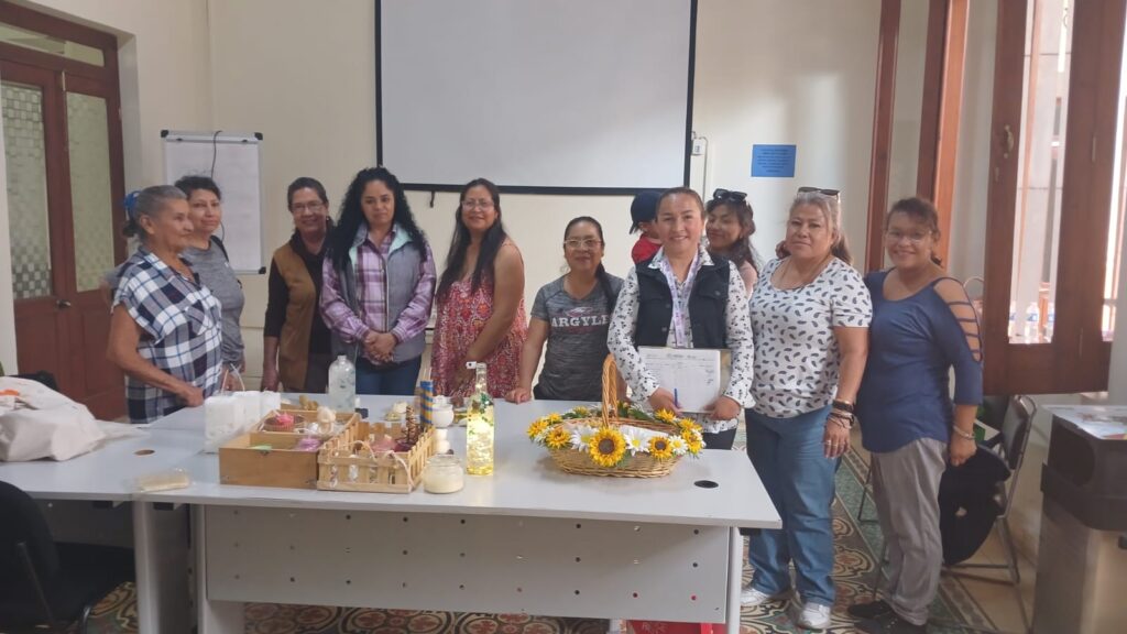 118 mujeres concluyen capacitación para fortalecer su independencia económica