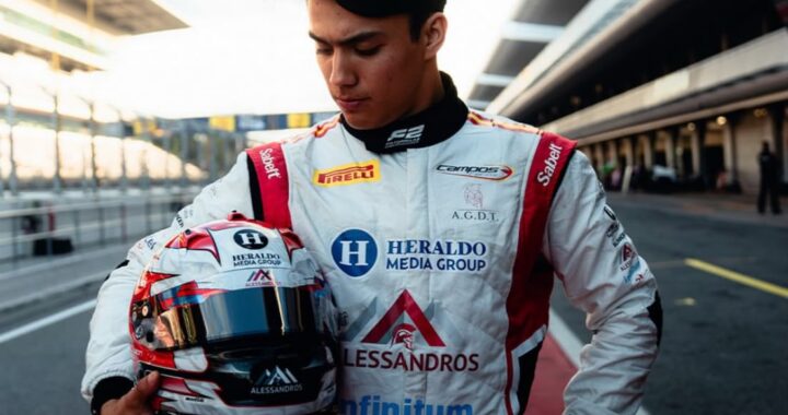 El mexicano Noel León celebra su primer triunfo en una carrera principal de F2
