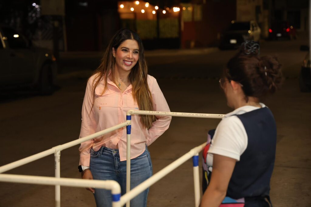 Ruth González recorre colonias de la capital para atender demandas ciudadanas