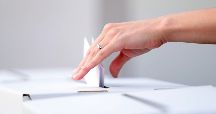 No estudia we ¡Qué oso! ¡Me turbovalemadre…que no voten!