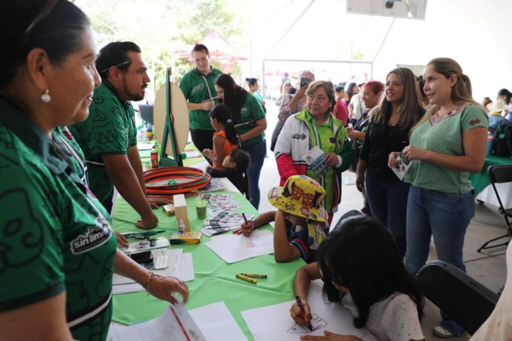 Llevan Feria de la Salud a Ciudad Satélite