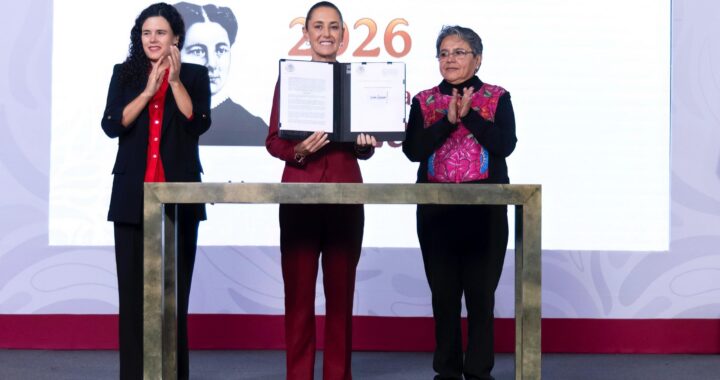 Sheinbaum firma decreto para fortalecer la transparencia en el Gobierno de México