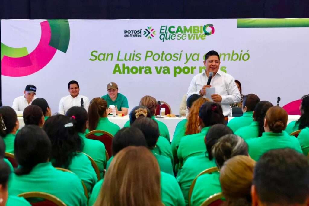 Gallardo acuerda ampliar programas sociales para familias en San Ciro y El Naranjo