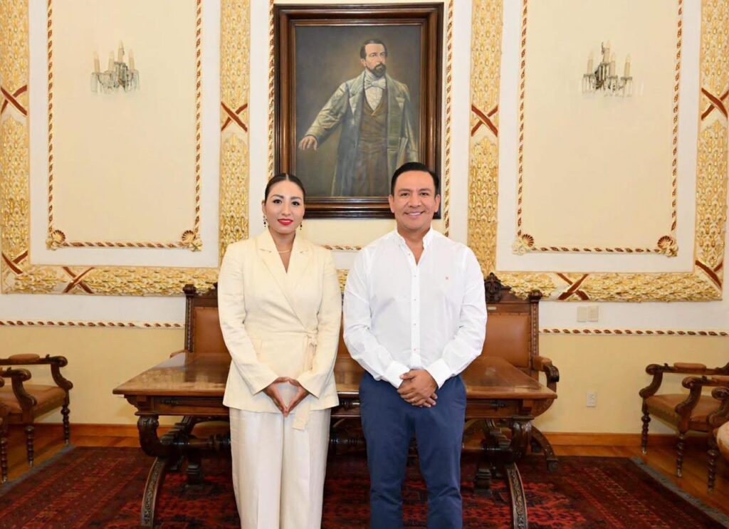 Roxanna Hernández toma protesta como titular de la Secretaría de las Mujeres