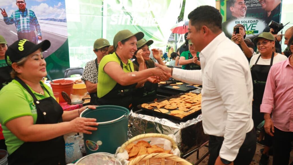 Disfrutan miles con Gallardo el ‘Día de la Garnacha’ del municipio de Soledad en la Fenapo