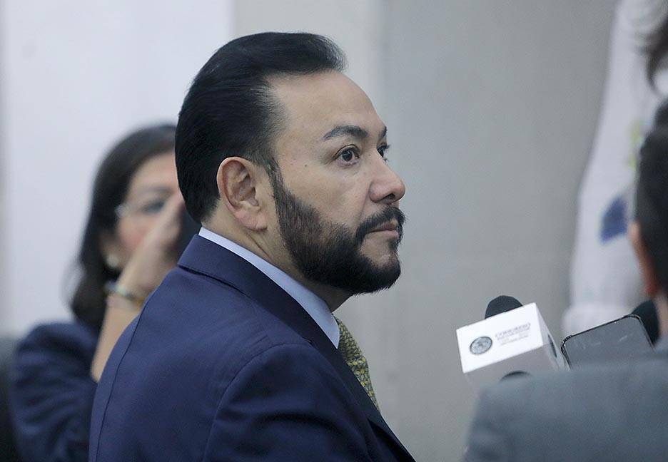 Regulación de uso de celulares en escuelas será prioridad: Serrano