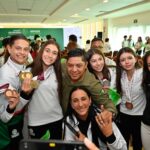 Gallardo entrega 5.1 millones de pesos a 136 medallistas potosinos